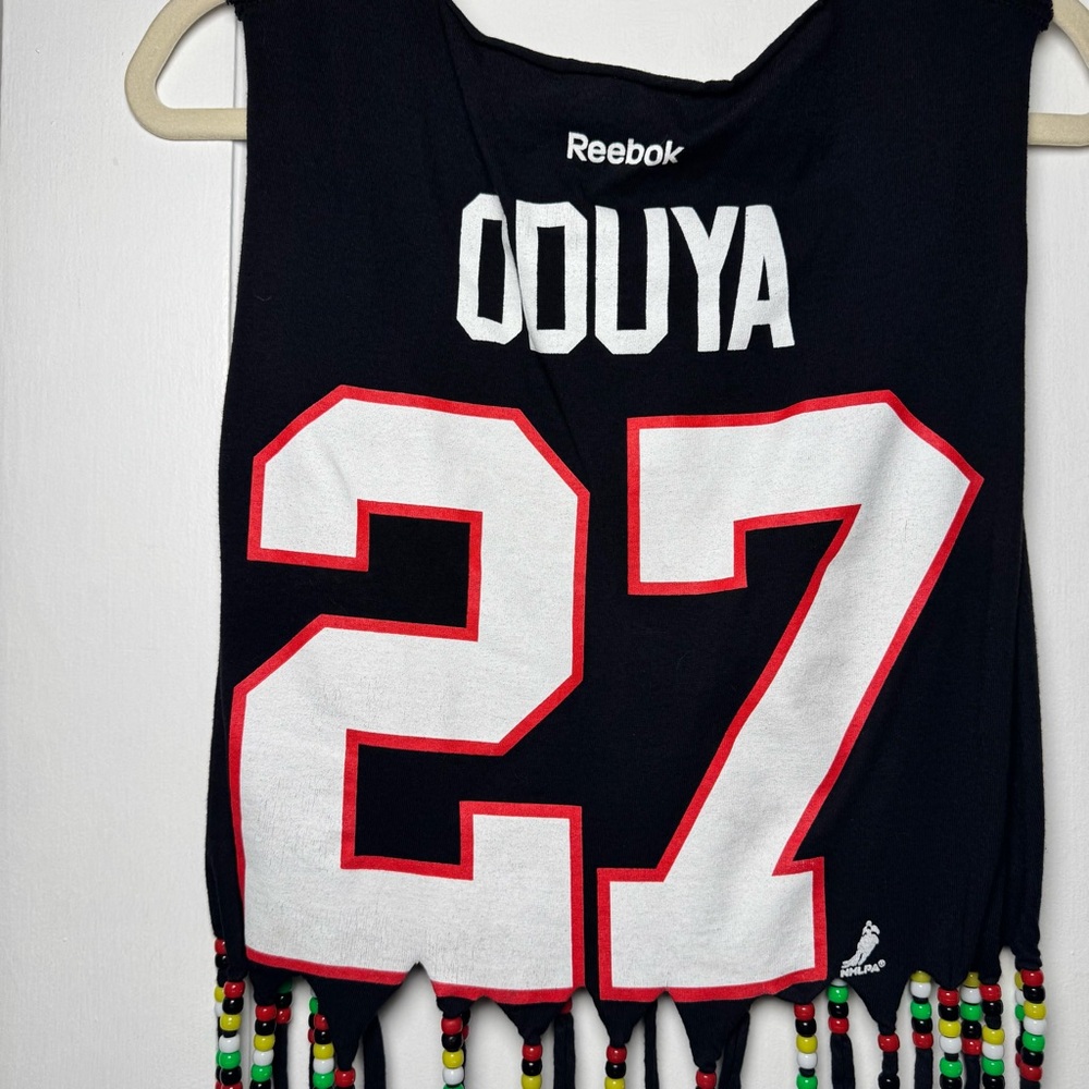 Reebok Blackhawk Oduya Beaded Fringe Cropped Sports Team Logo Small - Picture 6 of 12